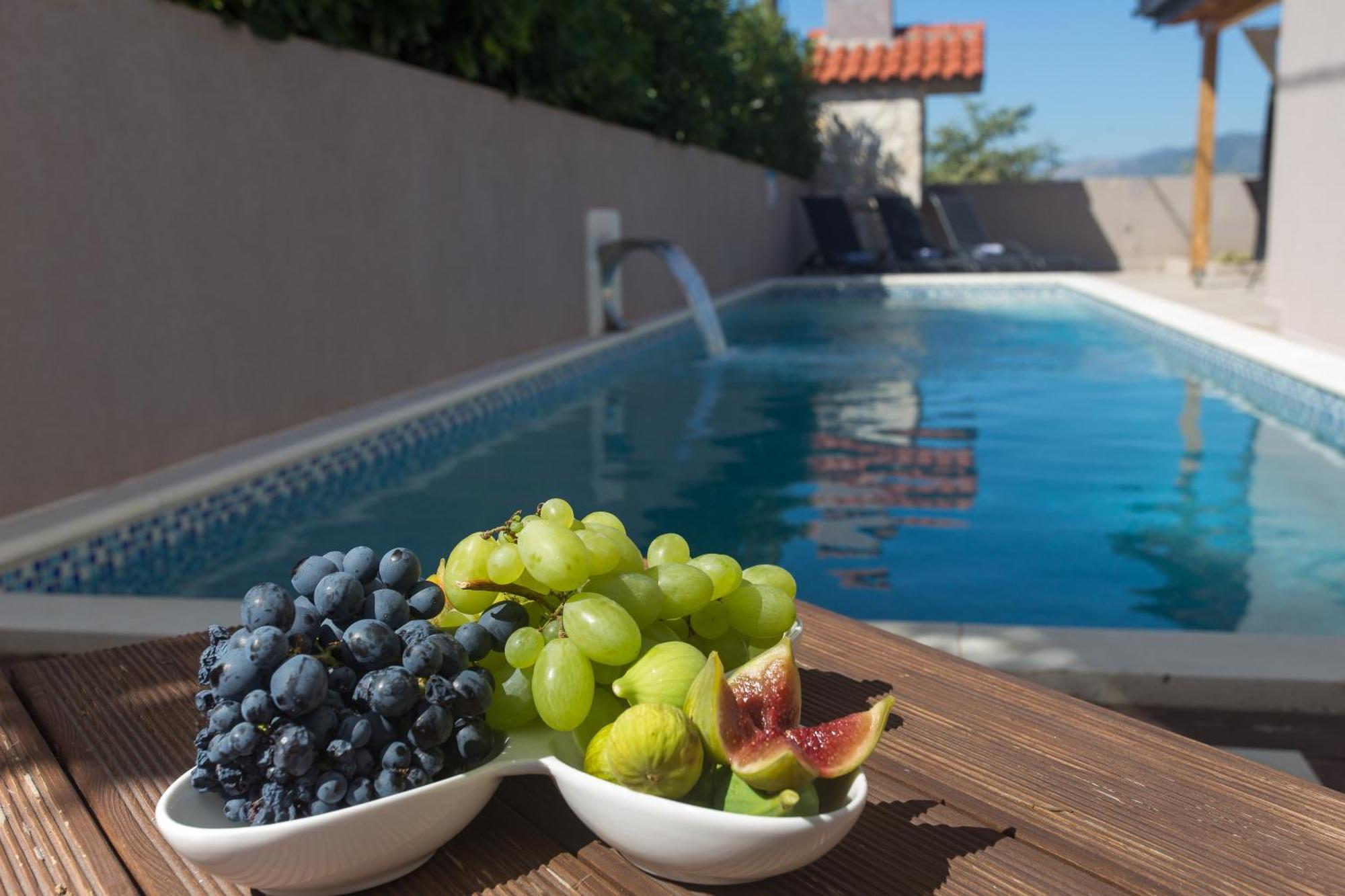 Life - New And Luxury Holiday House Kaštela Exterior foto