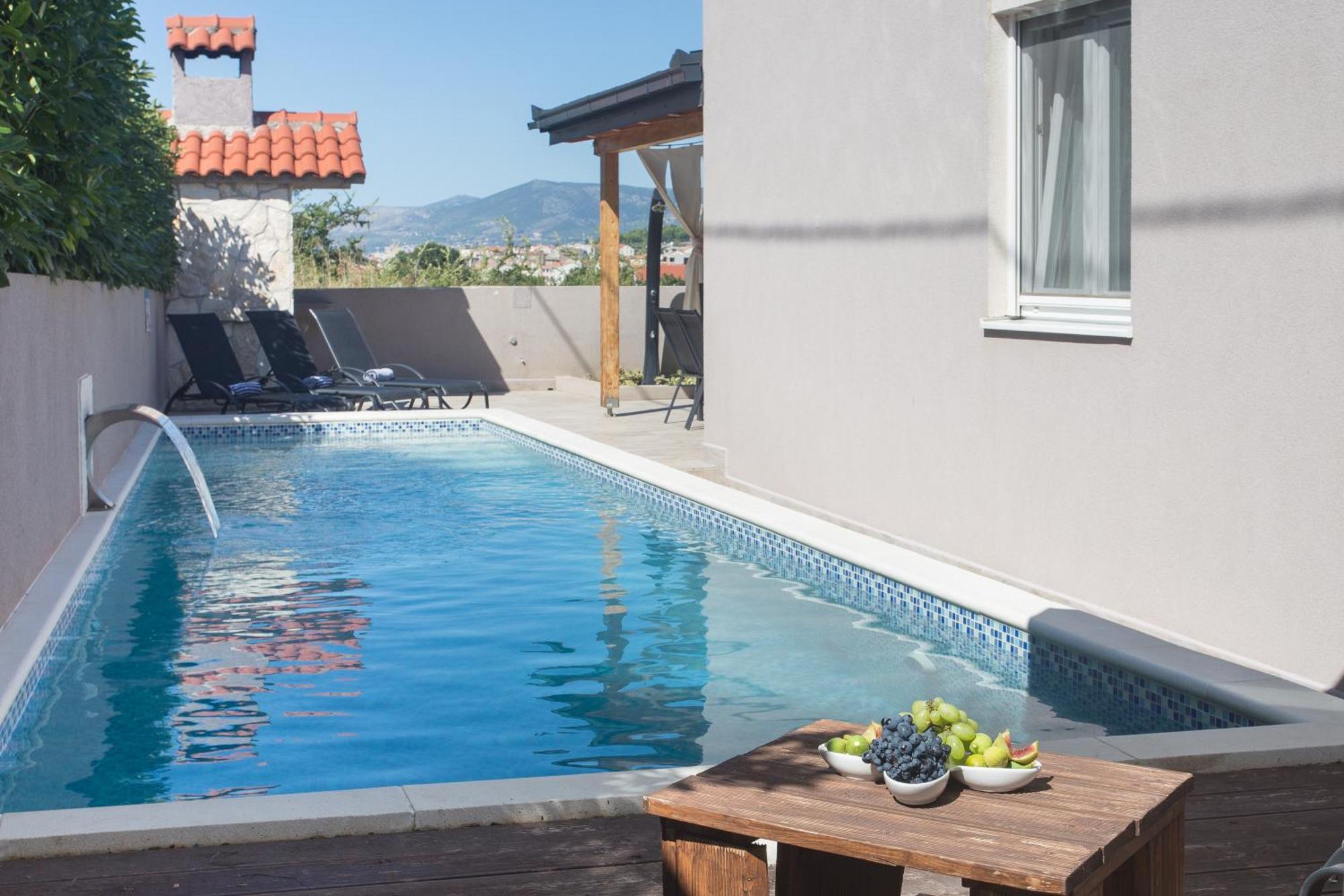 Life - New And Luxury Holiday House Kaštela Exterior foto