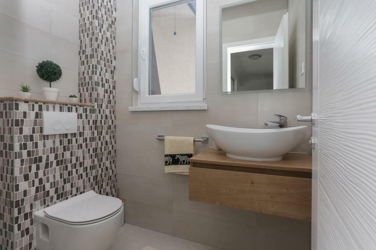 Life - New And Luxury Holiday House Kaštela Exterior foto